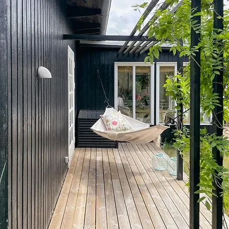 Cosy House Close To The Sea And Jetty Semesterbostad *