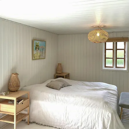 Cosy House Close To The Sea And Jetty Semesterbostad *